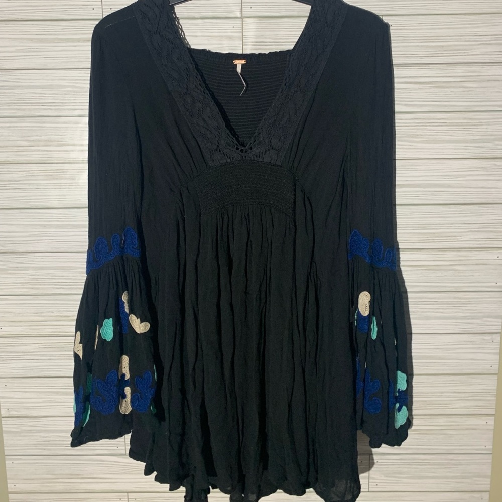 Free People Flowy boho tops  long sleeve v neck RN#  66170 Size XS TP